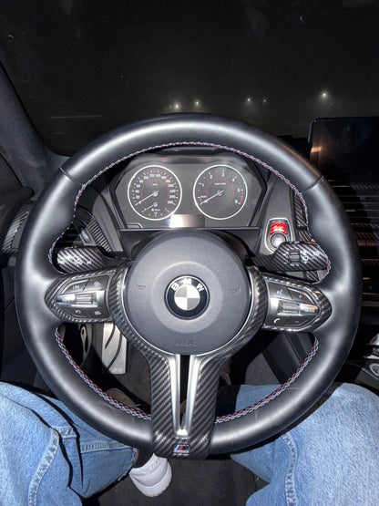 Molduras Decorativas de Volante para BMW (F87/F80/F90/F85/F86) – Acabamento Premium